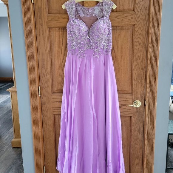 NWT Purple Beaded Prom Dress - Picture 8 of 9